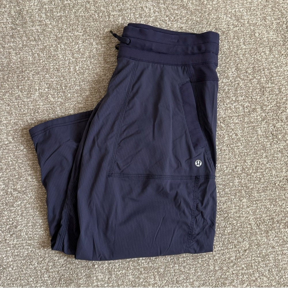 Lululemon Pant Studio Dance Pant Workout Lightweight Practice No liner Cropped - Picture 2 of 7